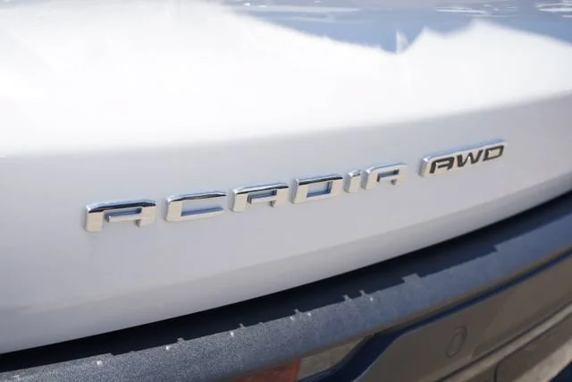 Used 2025 White Frost Tricoat GMC AT4 image 14