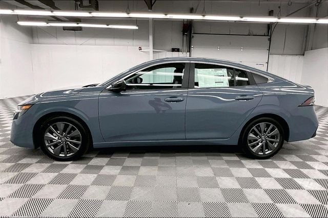 New 2026 Atlantic Gray Metallic Nissan SL image 17