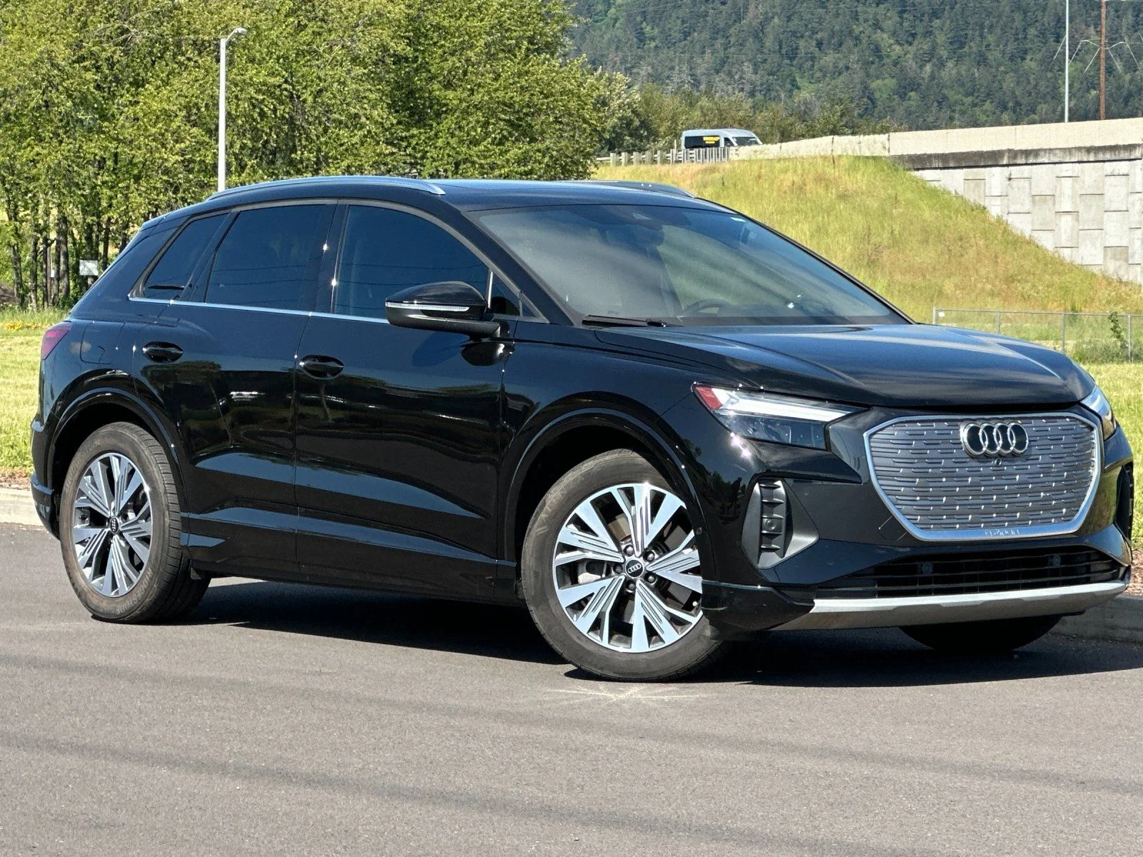 2023 Audi Q4 e-tron 40 Premium Plus's photo