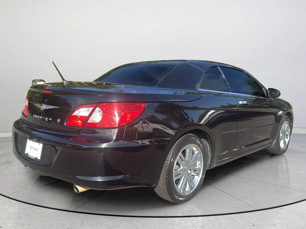 Used 2008 Black Chrysler Limited image 7