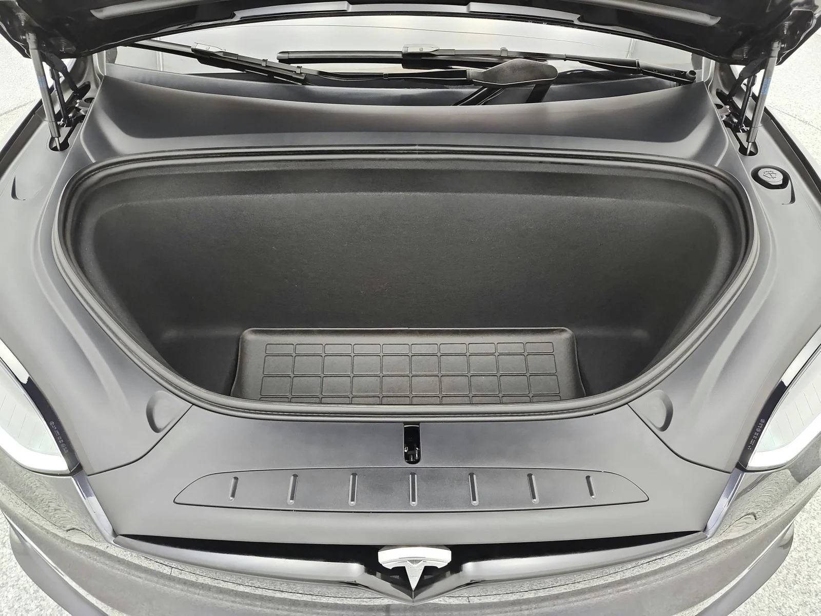 Used 2023 Midnight Silver Metallic Tesla Standard Range image 17