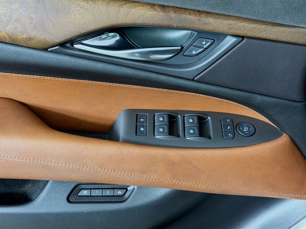 Used 2017 White Cadillac Premium image 18