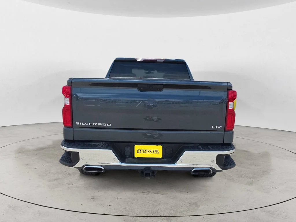 Used 2019 SHADOW GRAY METALLIC Chevrolet LTZ image 6