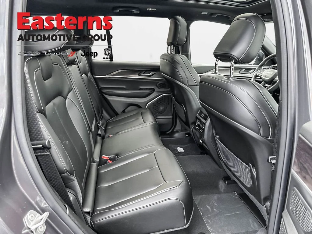 New 2026 Baltic Gray Metallic Clear-Coat Exterior Paint Jeep Limited image 23