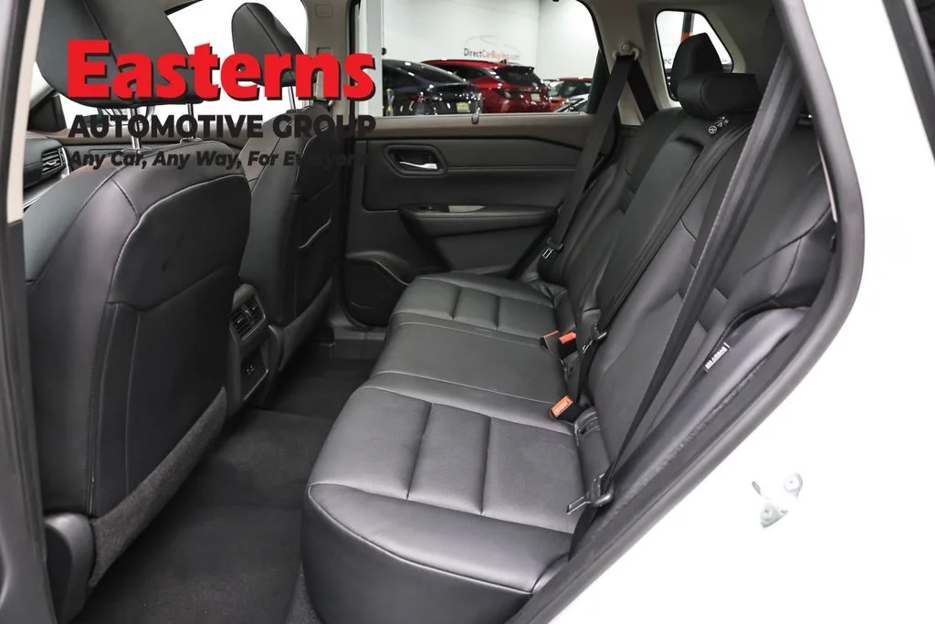 Used 2023 White Nissan SV image 21