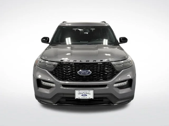 Used 2023 Gray Ford ST-Line image 3