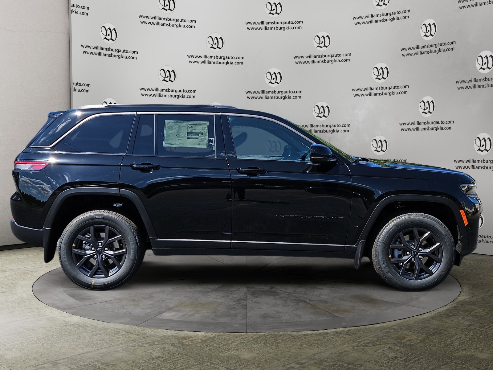 New 2027 High Gloss Black Jeep Laredo Altitude image 6
