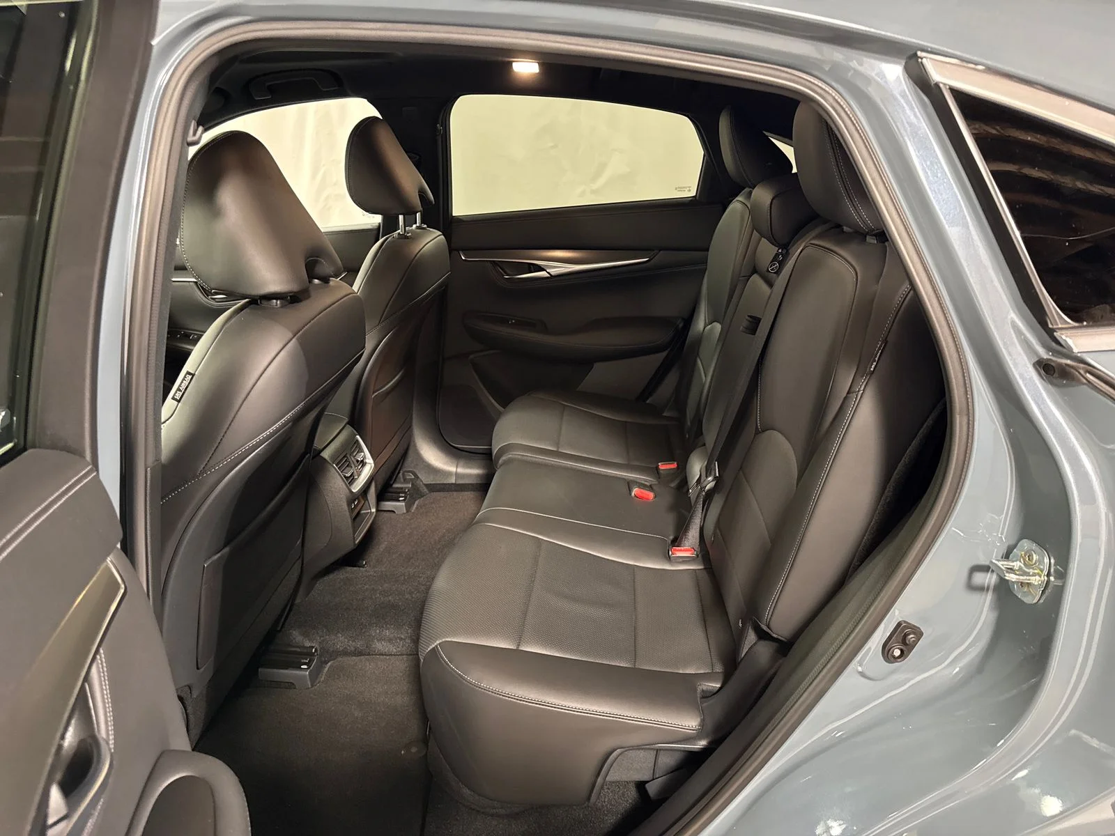 Certified Used 2025 Slate Gray INFINITI LUXE image 5
