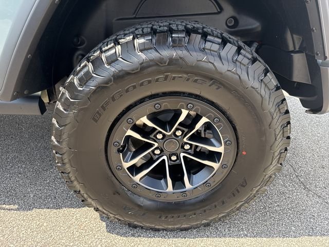 New 2026 White/off-white Jeep Rubicon image 19