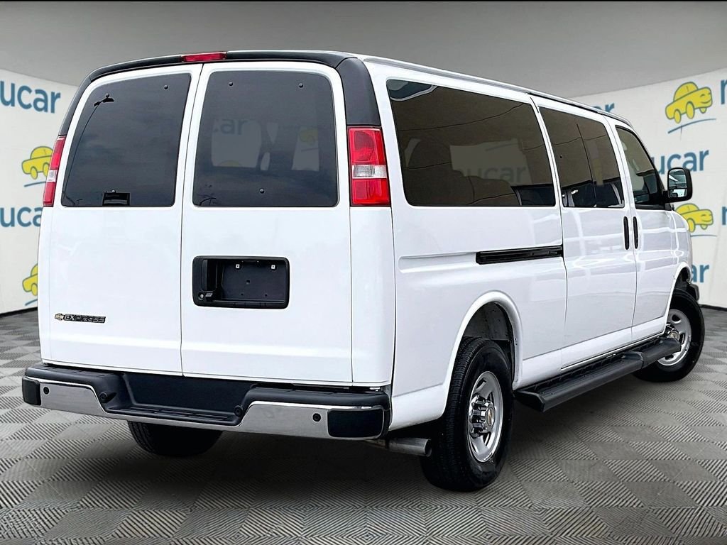 Used 2025 White Chevrolet LT image 6