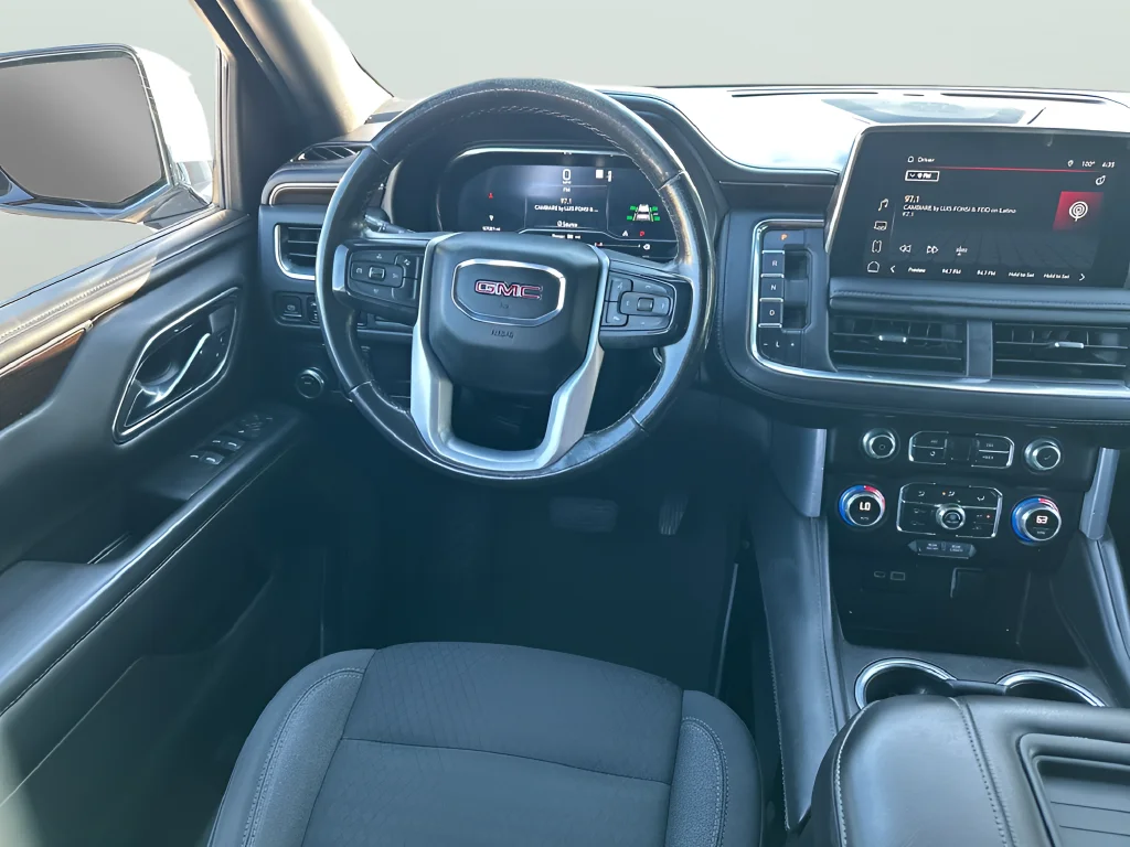 Used 2023 White GMC SLE image 31
