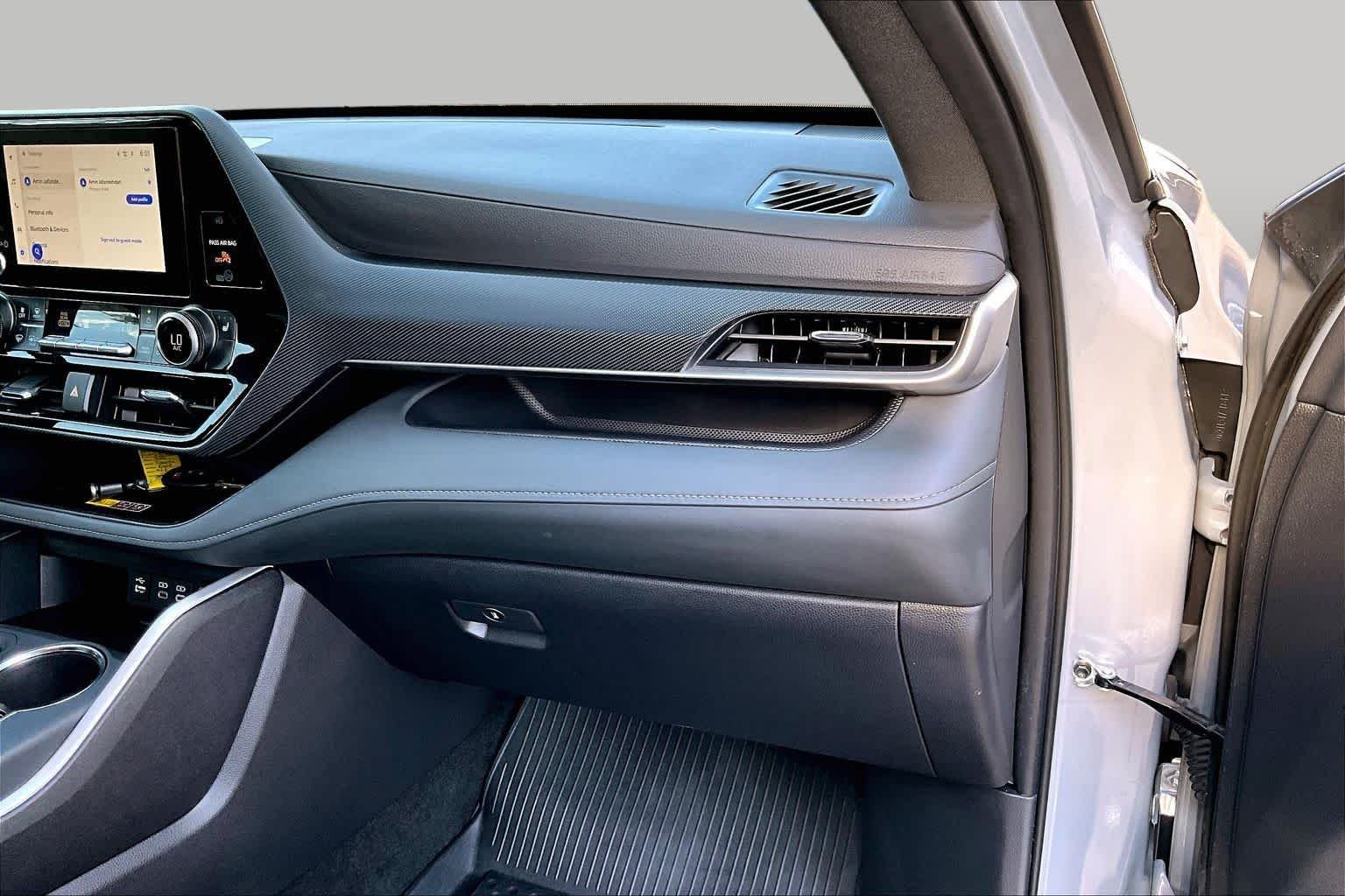 Used 2025 Cement Toyota XSE image 19