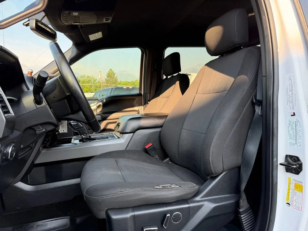 Used 2018 White Ford XL image 10