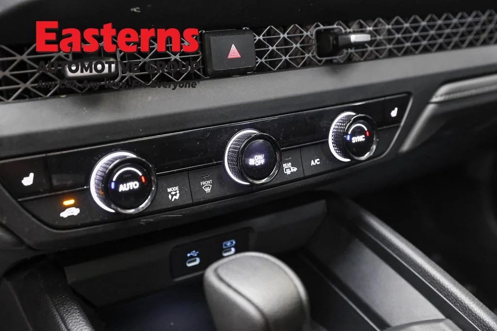 Used 2025 Black Honda SE image 19