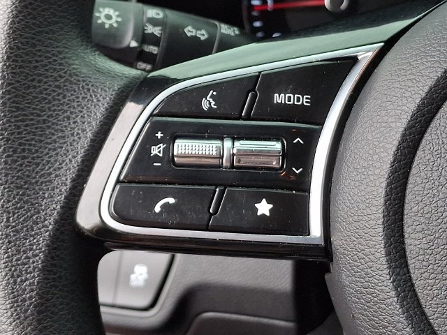 Used 2022 Red Kia LXS image 21