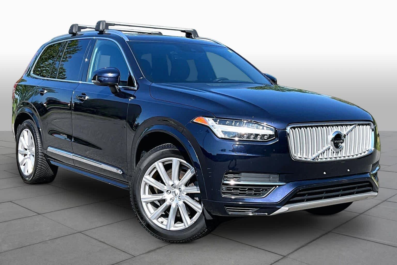 Used 2017 Magic Blue Metallic Volvo Inscription image 3