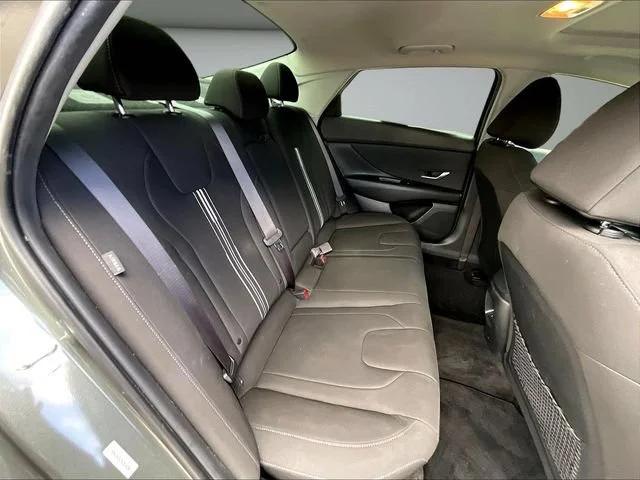 Used 2025 Gray Hyundai SEL Convenience image 26
