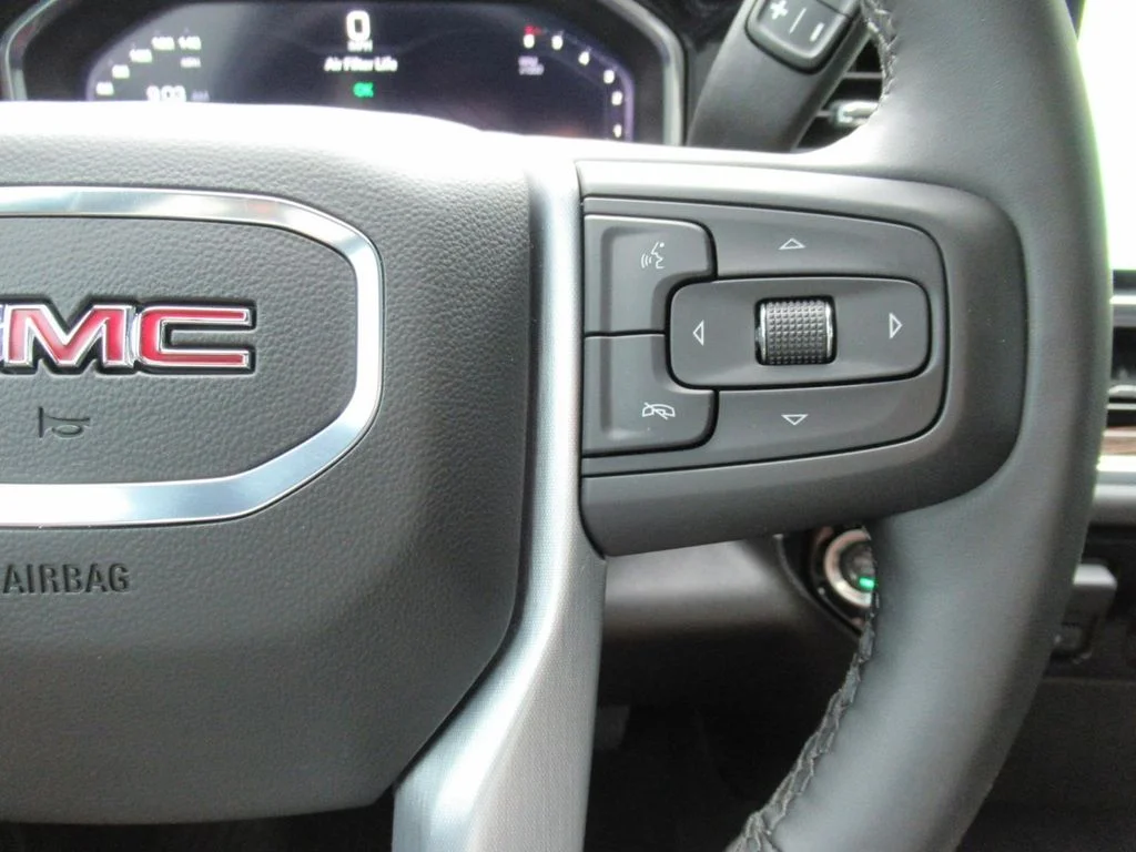 Used 2024 White GMC Elevation image 22