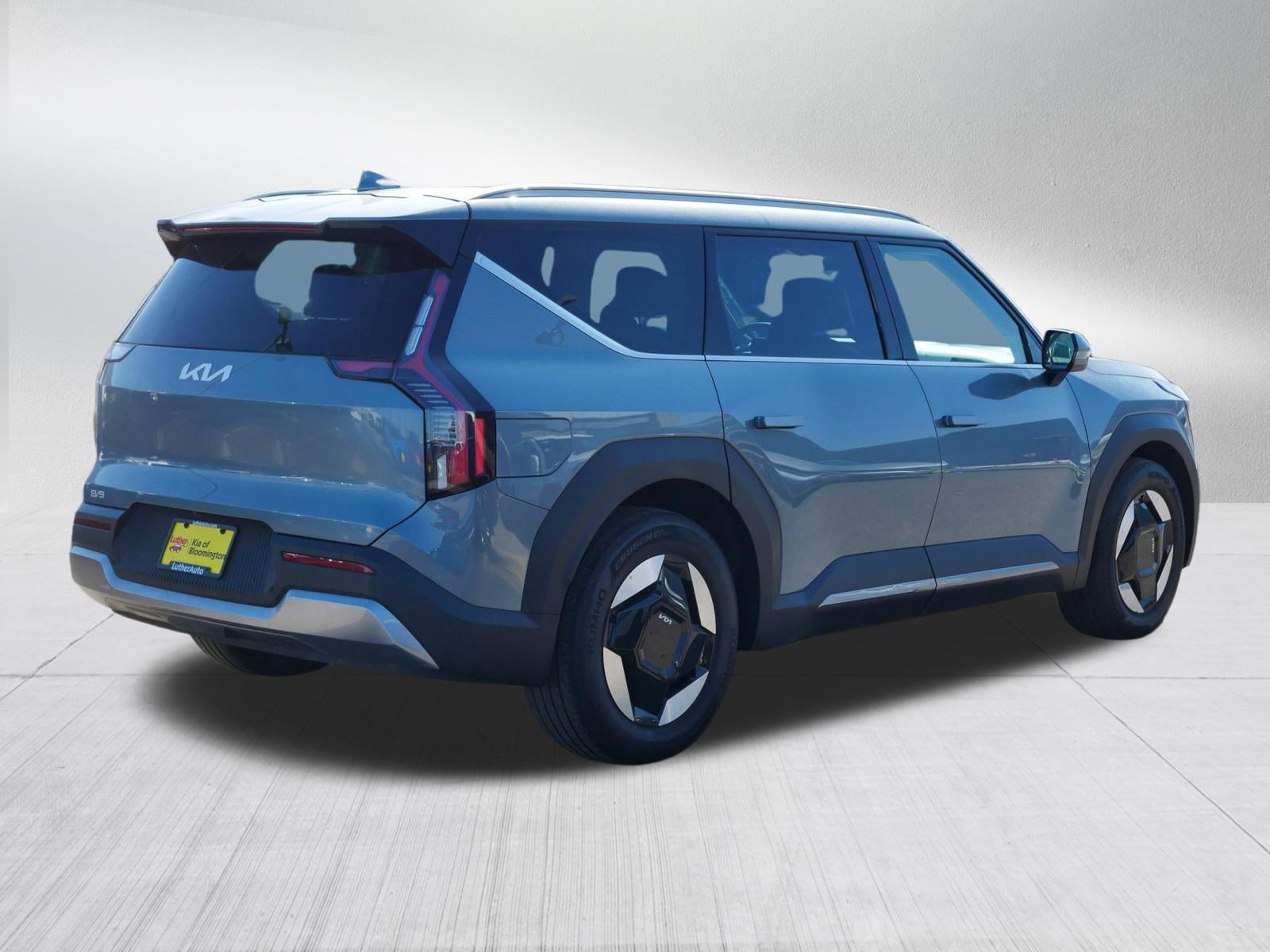 Certified 2024 Kia Ev9 Wind with VIN KNDAFFS50R6030138 for sale in Bloomington, MN