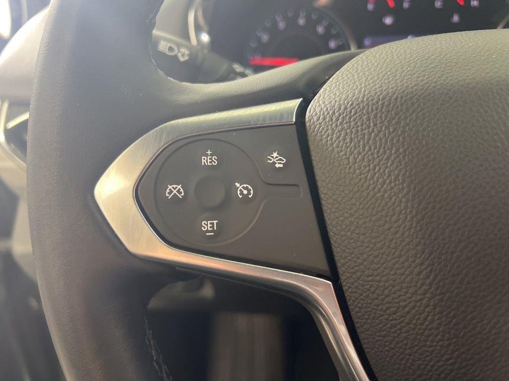 Used 2023 Silver Sage Chevrolet LT image 9