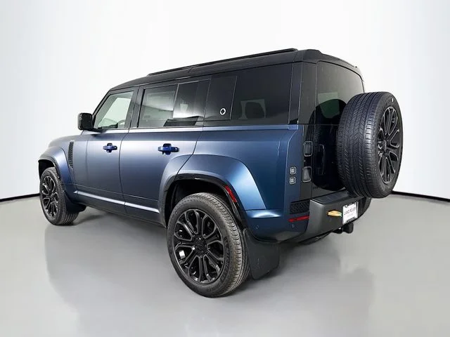 New 2026 Sargasso Blue Land Rover  OCTA image 7