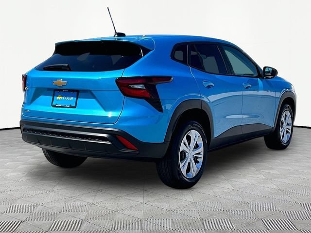 2026 Chevrolet Trax LS - Photo 6