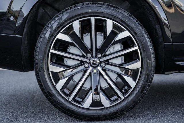 2026 Volvo XC90 Plus - Photo 17