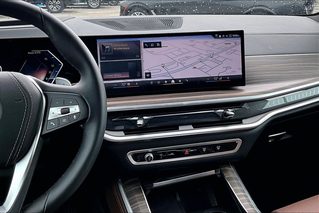 Used 2025 White BMW sDrive40i image 8