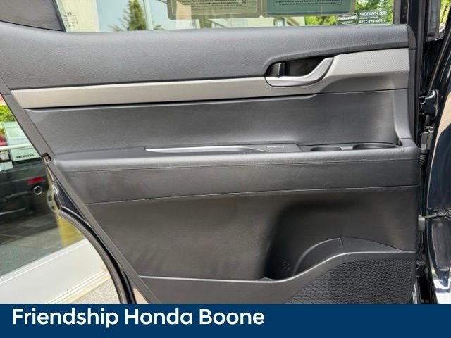 Used 2024 White Hyundai SEL image 31