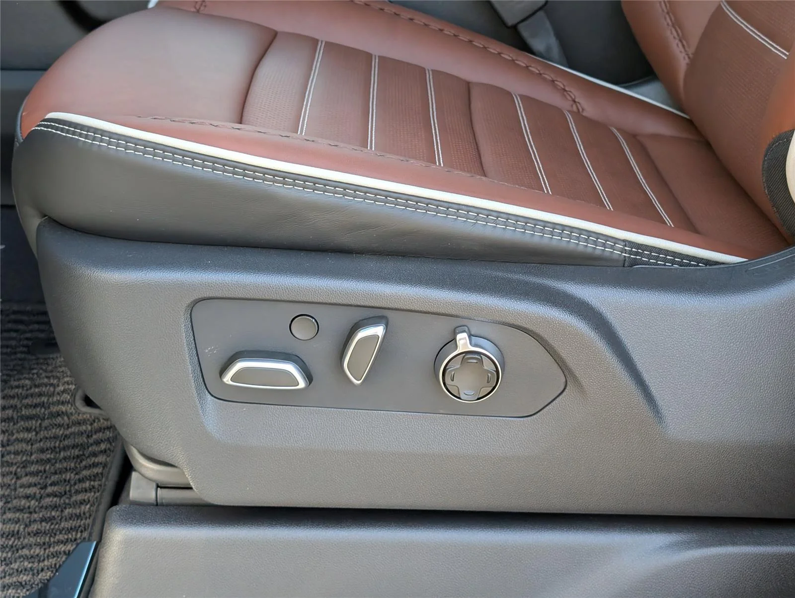 New 2026 Sterling Metallic GMC Denali Ultimate image 37