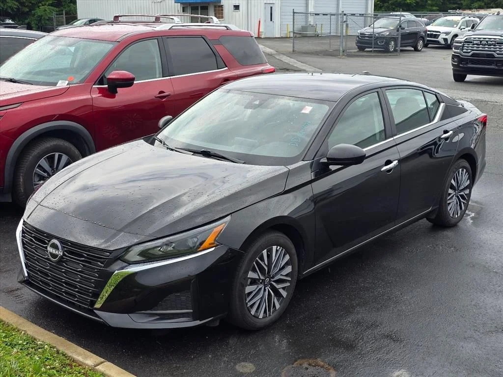 Used 2025 Black Nissan 2.5 SV image 2