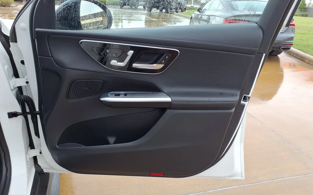 Used 2025 White Mercedes-Benz GLC 300 image 18