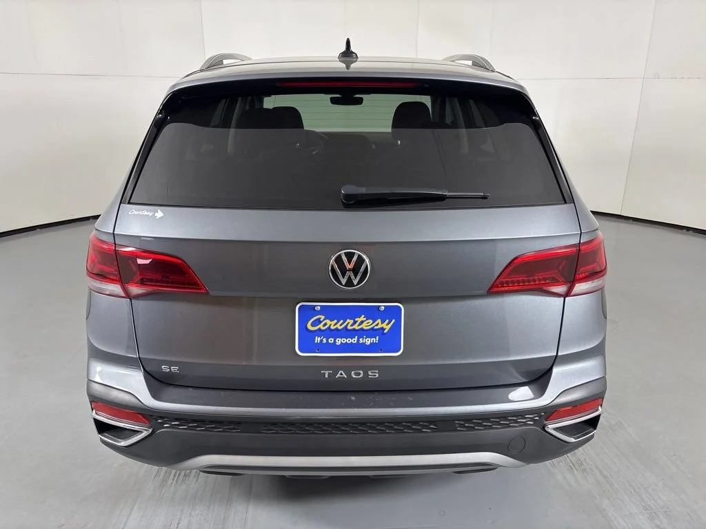 Used 2024 Gray Volkswagen 1.5T SE image 7