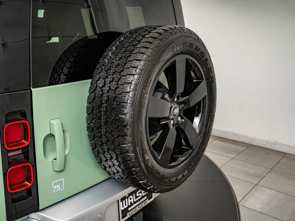 2023 Land Rover Defender 75th Edition - Photo 44