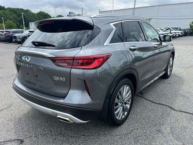 Used 2025 Graphite Shadow INFINITI LUXE image 3