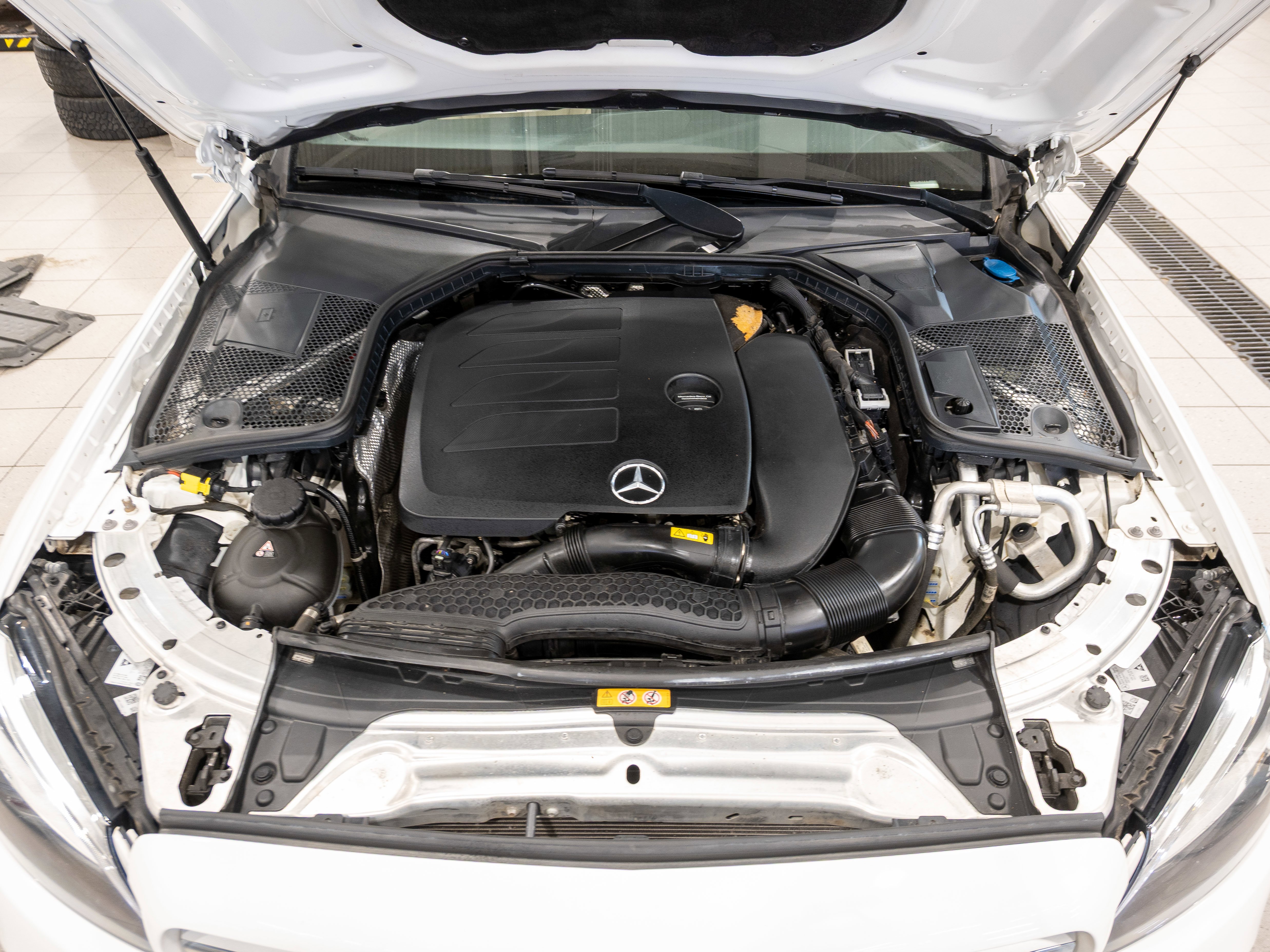 Used 2019 Polar White Mercedes-Benz C 300 image 6