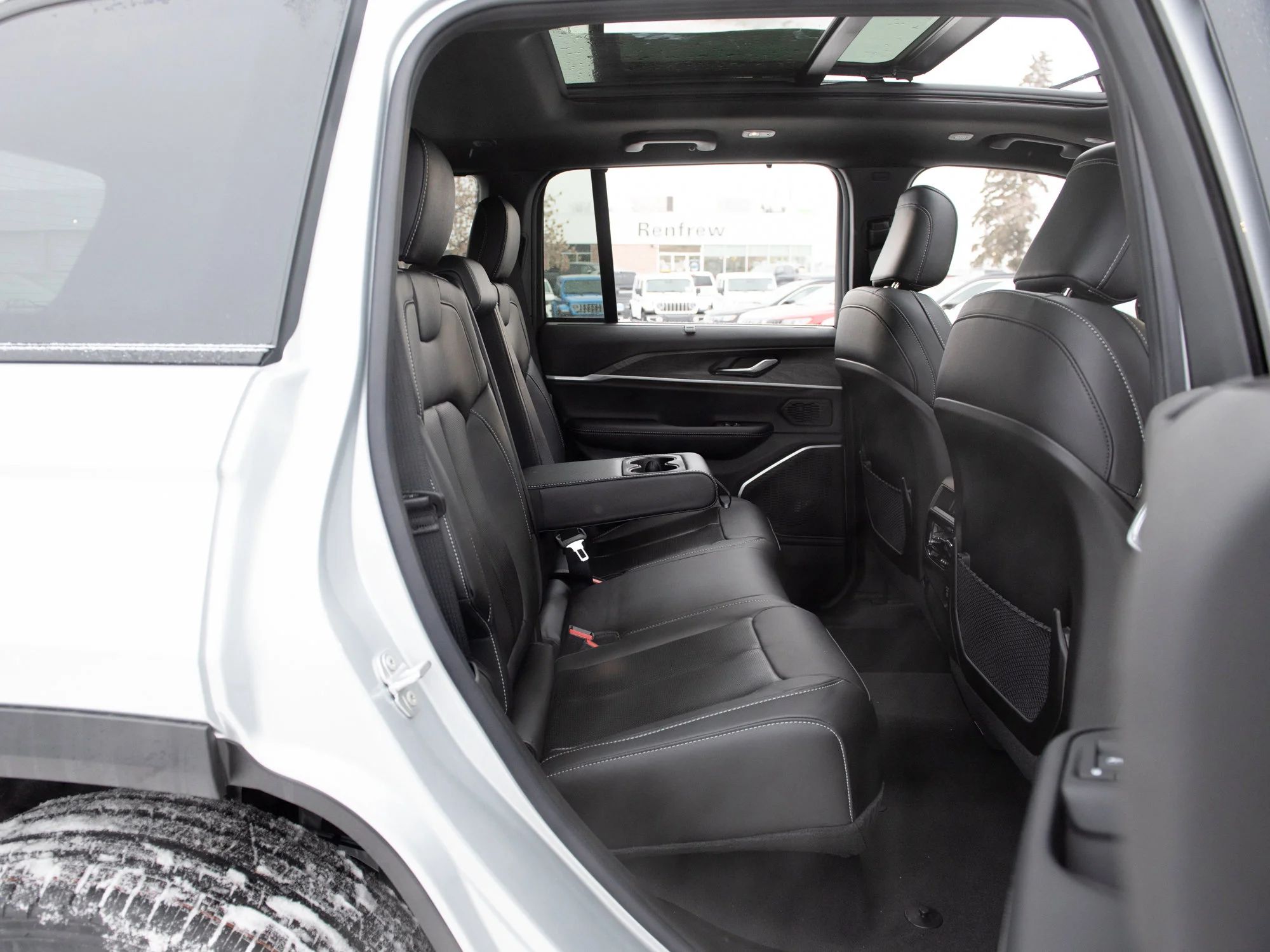 New 2025 Silver Jeep Limited* image 23