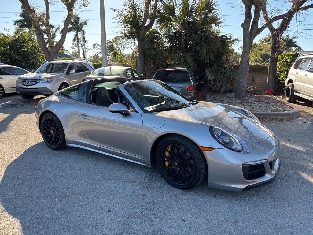 2018 Porsche 911 GTS