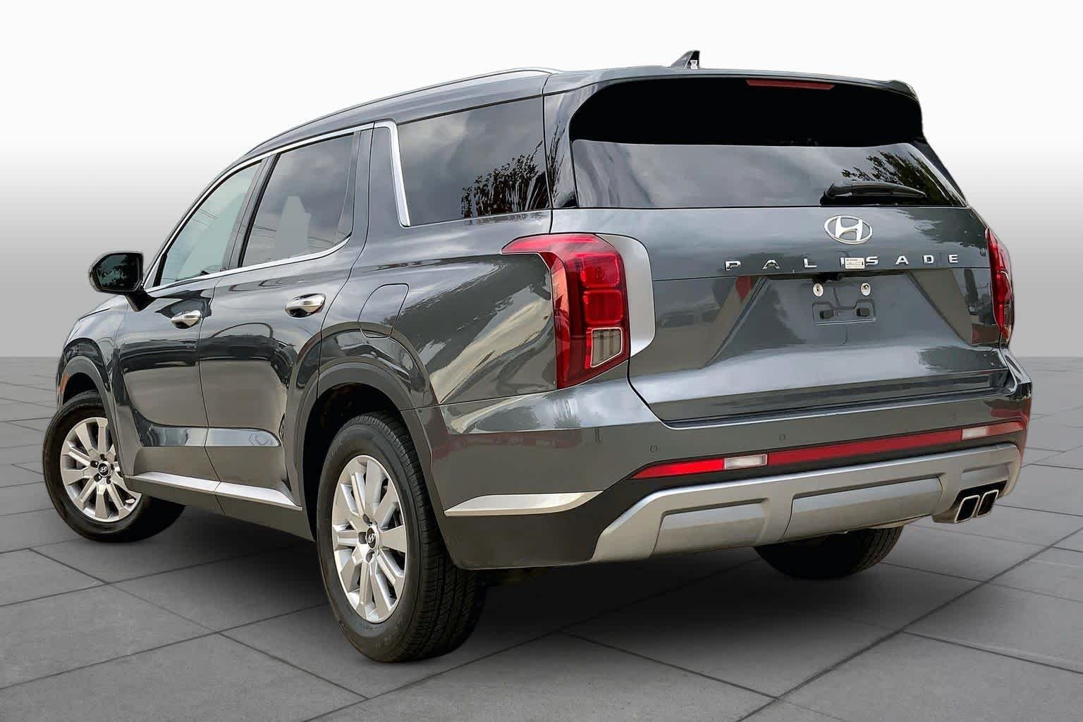 Certified Used 2025 Steel Graphite Hyundai SEL image 11