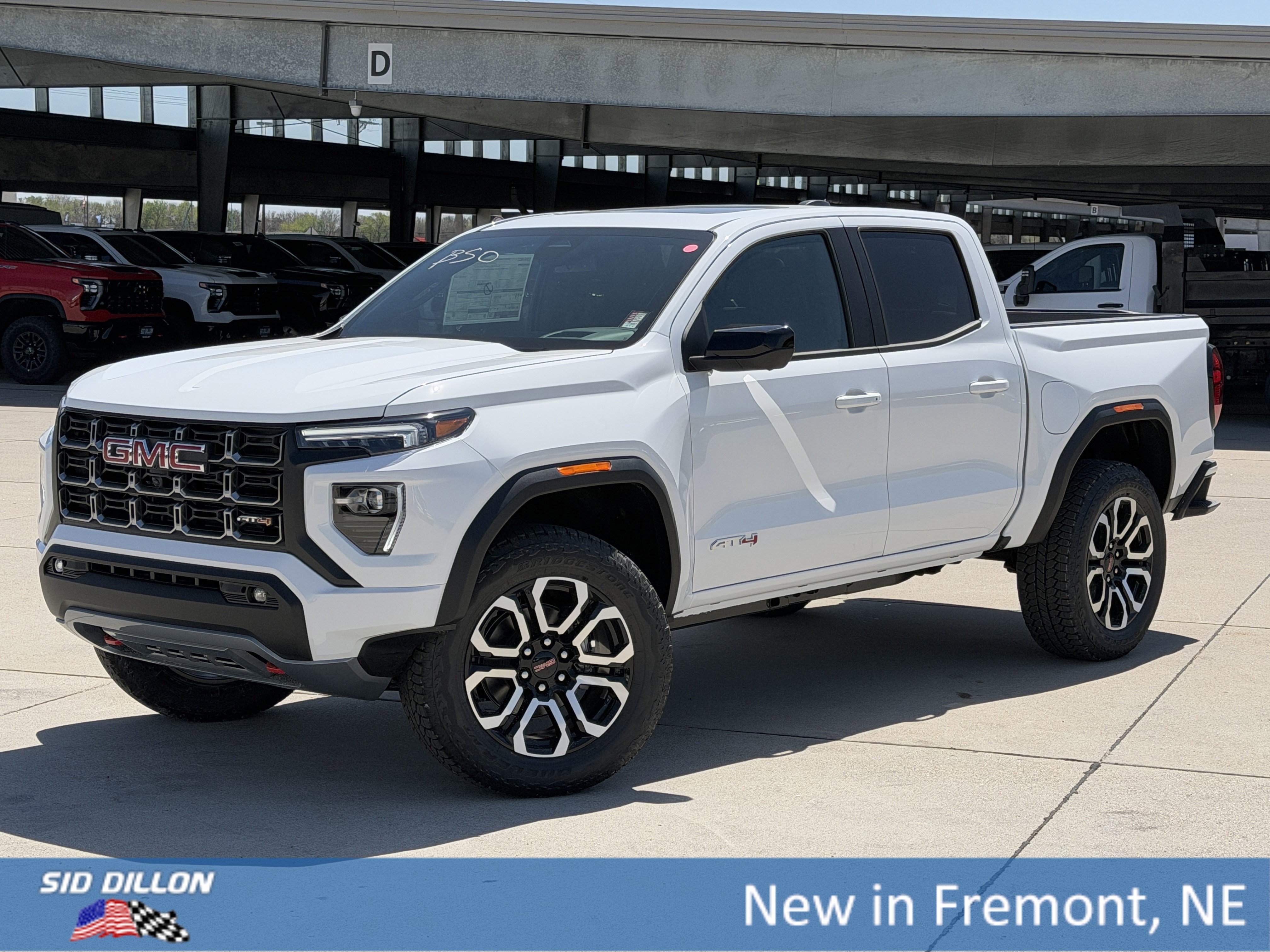 2026 GMC Canyon 4WD AT4 Crew Cab Short Box's photo