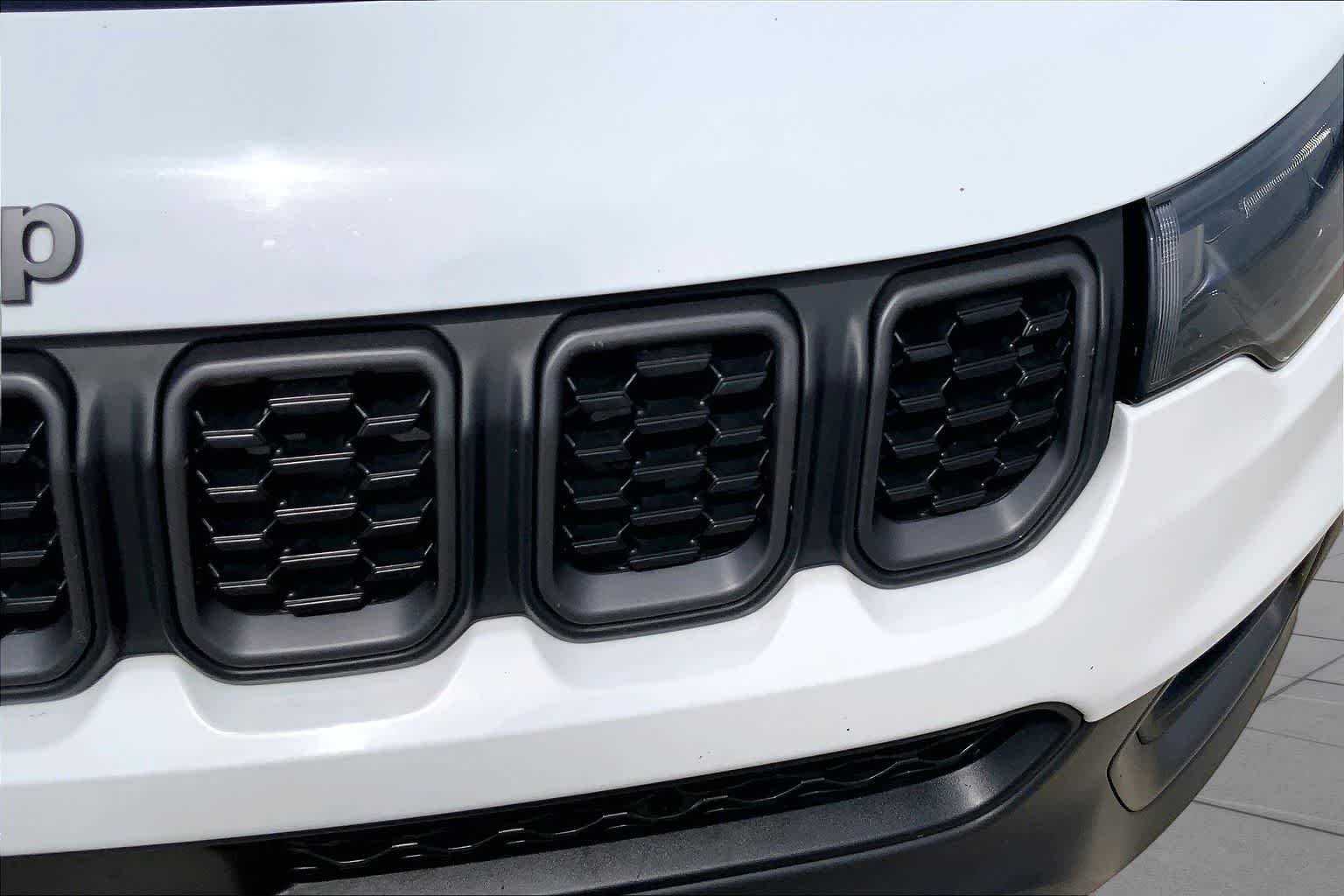 Used 2024 Bright White Clearcoat Jeep Trailhawk image 29