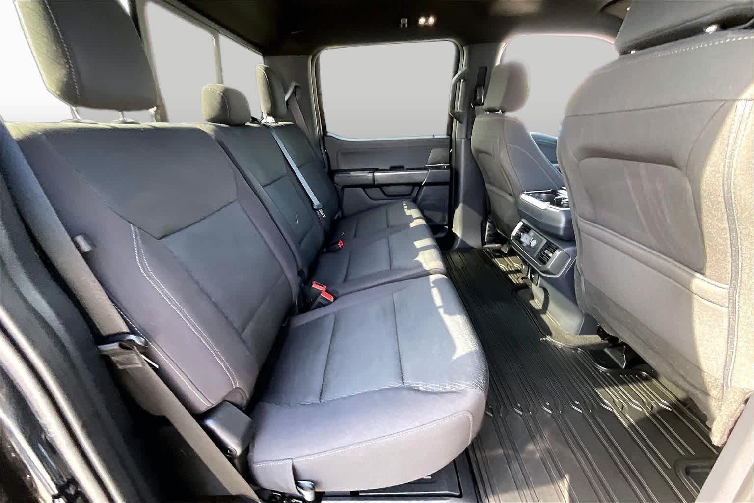Used 2024 Agate Black Metallic Ford XLT image 18
