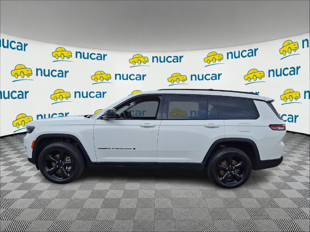 Used 2023 Bright White Clearcoat Jeep Limited image 4