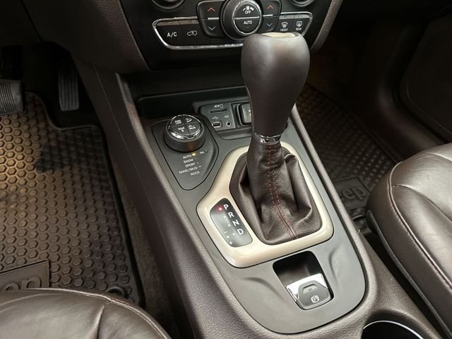 Used 2015 Red Jeep Trailhawk image 23
