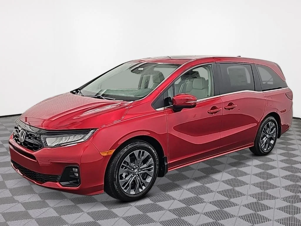 2026 Honda Odyssey Touring's photo