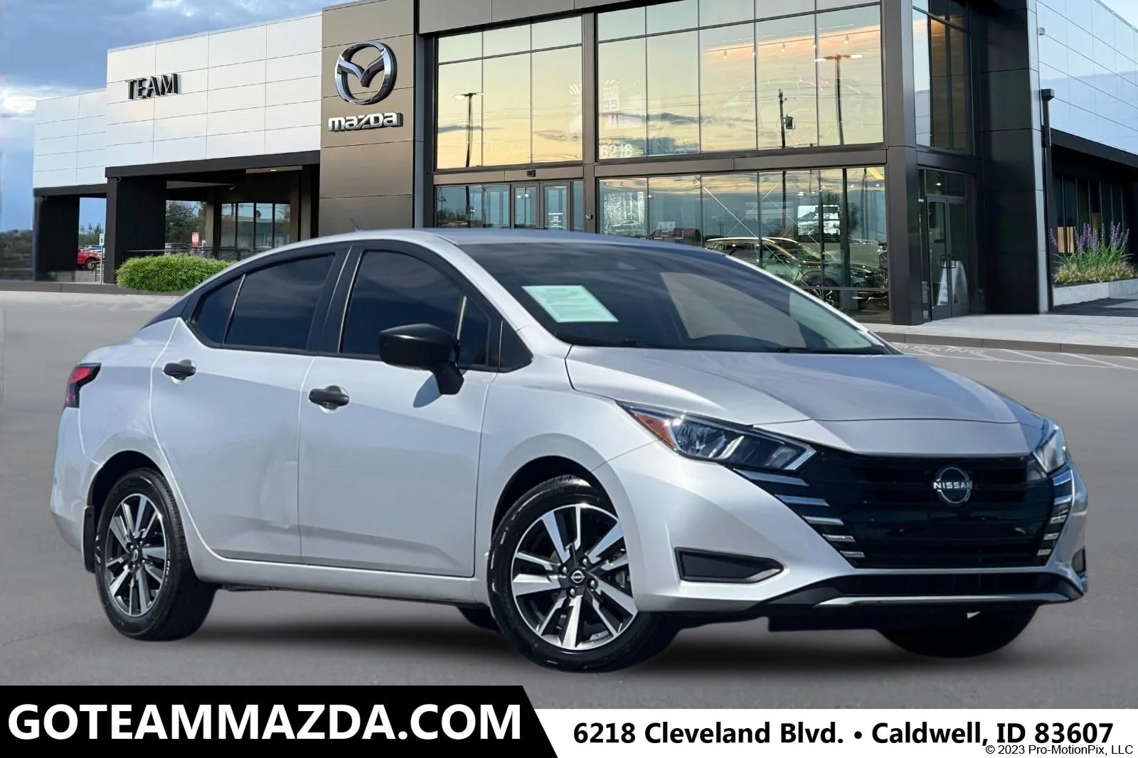 2024 Nissan Versa 1.6 S CVT's photo