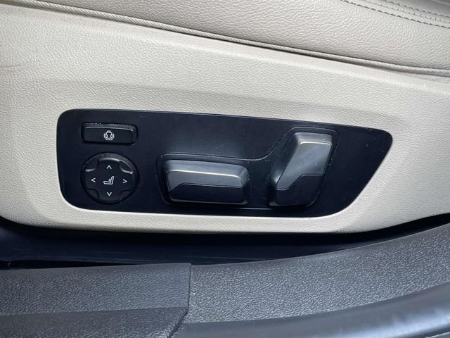 Used 2019 Blue BMW 330i xDrive image 17