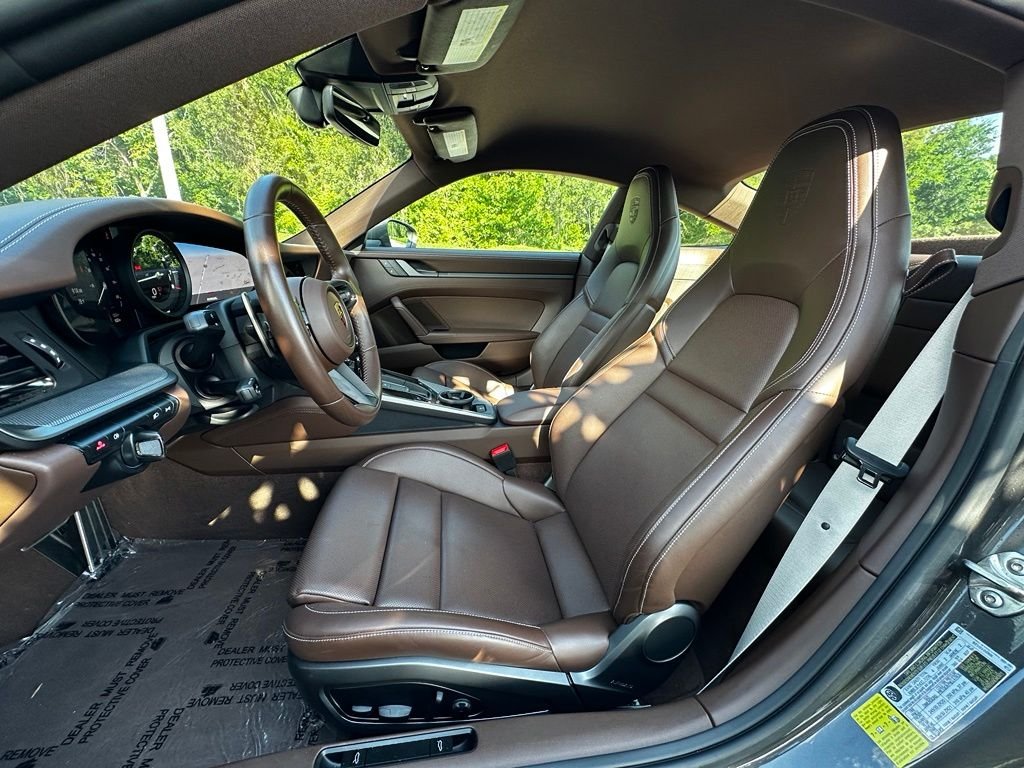 Used 2024  Porsche Carrera image 5