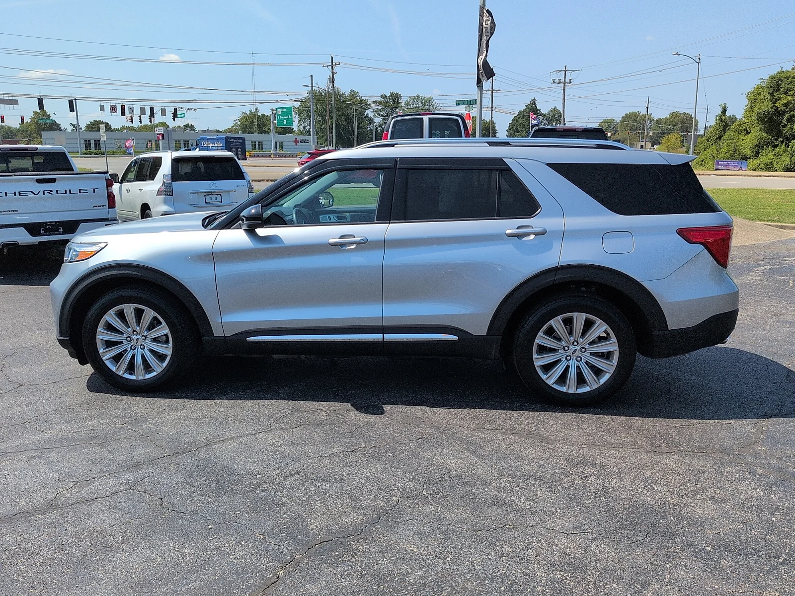 Used 2023 Silver Metallic Ford Limited image 4