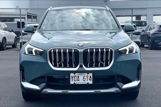 Used 2026 Cape York Green Metallic BMW xDrive28i image 3